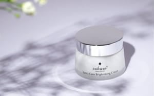 Kem dưỡng trắng da Sakura Spots Care Brightening Cream - 2